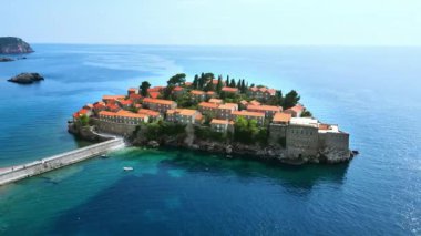 Karadağ 'daki Sveti Stefan' ın hava ve insansız hava aracı görüntüsü