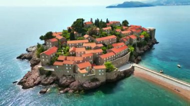Karadağ 'daki Sveti Stefan' ın hava ve insansız hava aracı görüntüsü