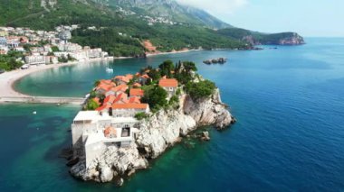 Karadağ 'daki Sveti Stefan' ın hava ve insansız hava aracı görüntüsü