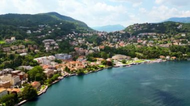 Como Gölü kıyısındaki İtalya 'nın hava ve insansız hava aracı görüntüsü.