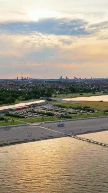 Danimarka, Kopenhag 'daki Amager Beachpark sahil parkının zaman aşımı. Dikey