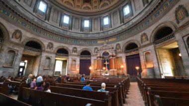 Kopenhag, Danimarka - 24 Temmuz 2024: Kent merkezindeki Frederik Kilisesi 'nin içi