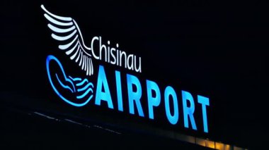 Chisinau, Moldova - 16 Haziran 2024: Chisinau Uluslararası Havalimanı tabelası