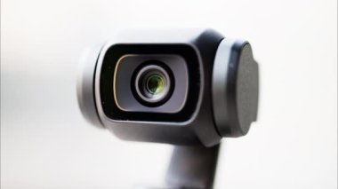 Görüntü sabitleyici ile küçük bir video kamerayı kapat