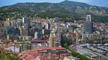 Gündüz vakti Monako 'nun ufuk çizgisinin havadan görünüşü