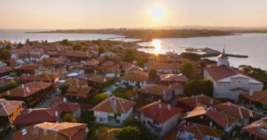 Bulgaristan 'ın Nessebar kentinin hava aracı görüntüsü gün batımında