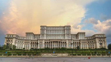 Romanya 'nın Bükreş kentindeki Parlamento Sarayı' nın zaman aşımı