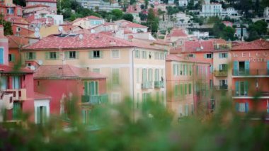 Fransız Riviera, Villefranche, Fransa 'daki sahil kasabasındaki karşılama otelinin ön görüntüsü.