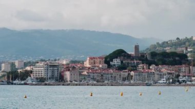 Cannes, Fransa 'nın ufuk çizgisinin panoramik görüntüsü
