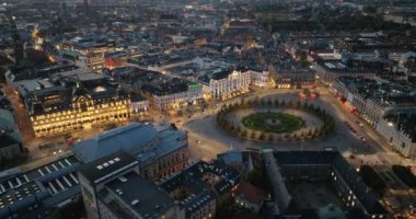Kopenhag, Danimarka 'daki Kongens Nytorv halk meydanının hava aracı görüntüsü