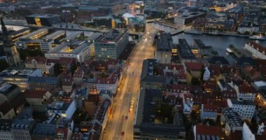Danimarka 'nın Kopenhag kentindeki belediye binasının hava aracı görüntüsü.
