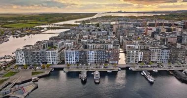 Danimarka, Kopenhag 'ın Güney Limanı' ndaki Teglholmen yarımadasının insansız hava aracı görüntüsü