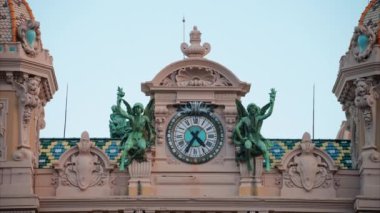 Monte Carlo, Monako - 24 Ekim 2024: Monte Carlo Kumarhanesi 'nin tepesi