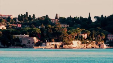 Villefranche sur Mer 'in kıyıları Fransız Rivierası' nda gün ışığında