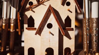 Cannes Noel Pazarı 'nda beyaz ve bej Noel süsleri