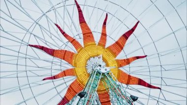 Nice 'de güneş dönme dolabı, Fransa dönüyor