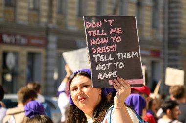 Chisinau, Moldova - 8 Mart 2025: Uluslararası Kadınlar Günü 'ne adanmış feminist yürüyüş