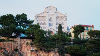 Meryem Ana 'nın Katedrali' nin uzak manzarası, Monako.