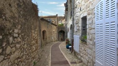Saint Paul de Vence, Fransa 'nın dar, kaldırımlı sokaklarının manzarası