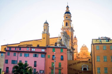 Eski Menton, Fransa 'da Köy Mimarisi cephesi