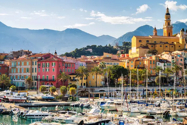 İlkbaharda Menton Köyü