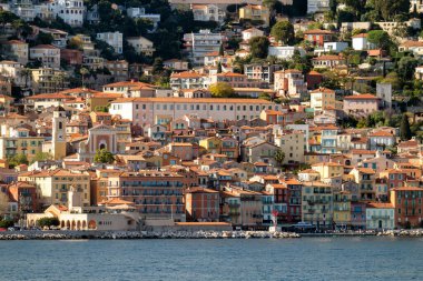 Villefranche sur Mer kıyı manzarası, Cote D 'Azur, Fransa' da küçük bir köy.