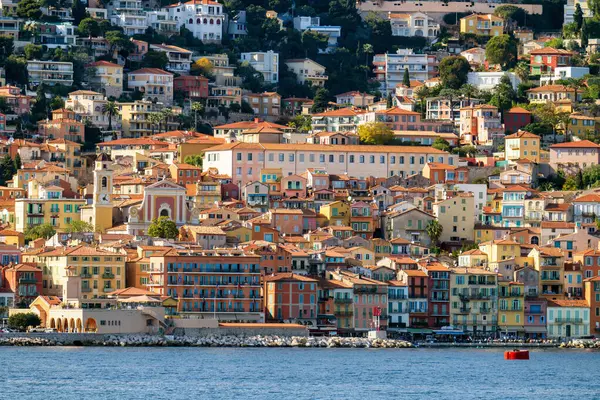 Villefranche sur Mer kıyı manzarası, Cote D 'Azur, Fransa' da küçük bir köy.