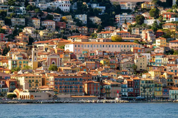 Villefranche sur Mer kıyı manzarası, Cote D 'Azur, Fransa' da küçük bir köy.