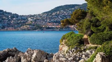Fransa 'nın deniz kıyısındaki Saint-Jean-Cap-Ferrat komünü manzarası