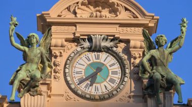 Monte Carlo, Monako - 21 Ağustos 2024: Monte-Carlo Kumarhanesi 'nin ön cephesi