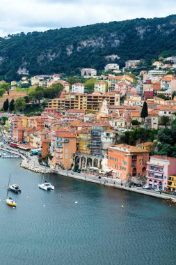 Villefranche sur Mer, Fransa. Hava deniz manzaralı. İdilik köy ve doğa