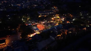 Akşamları Kyoto, Japonya 'nın hava aracı görüntüsü