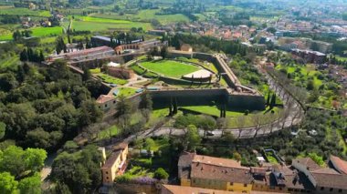 İtalya 'nın Arezzo kentindeki Medicea Kalesi' nin insansız hava aracı görüntüsü