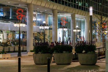 Ottawa, Kanada - 5 Kasım 2022 Cityscape şehir merkezinde. Sparks Caddesi