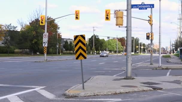 Ottawa Canada October 2021 Traffic City Cars Crossroads Traffic Lights — Stok Video