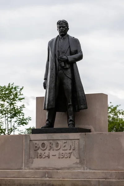 stock image Ottawa, Canada - June 17, 2023: Statue of Prime Minister Borden on Parliament Hill.