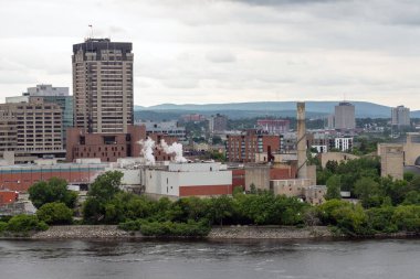 Ottawa, Kanada - 17 Haziran 2023: Ottawa Nehri ve Kanada 'nın Quebec kenti