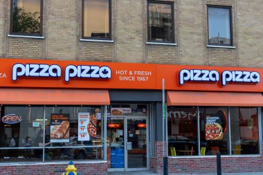 Şehir merkezindeki pizza restoranı - Ottawa, Kanada - 16 Mayıs 2024