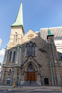 Ottawa, Kanada - 4 Haziran 2024: Ottawa, Ontario şehir merkezindeki ilk Baptist Kilisesi binası