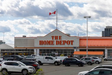 Ottawa, Kanada - 24 Eylül 2024: Home Depot Mağazası ve Otopark