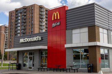 Ottawa, Kanada - 24 Eylül 2024: McDonalds fast food restoran binası