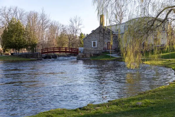 Perth, Kanada - 27 Nisan 2025: Stewart Park In Perth, Ontario, Kanada