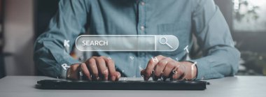 Çevrimiçi arama veya internet arama kavramını gösteren 