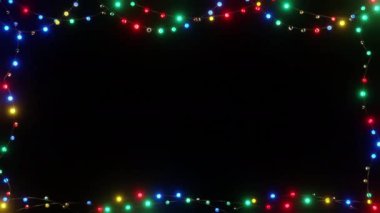 İp ışıkları çerçevede asılıp dekore edilir. Işıkların rengi Noel temasıdır..