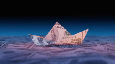 100 dolarlık banknottan yapılan kağıt bir tekne, mali risk, yatırım ve ekonomik istikrarsızlığı simgeleyen bir yüzey üzerinde yüzüyor..