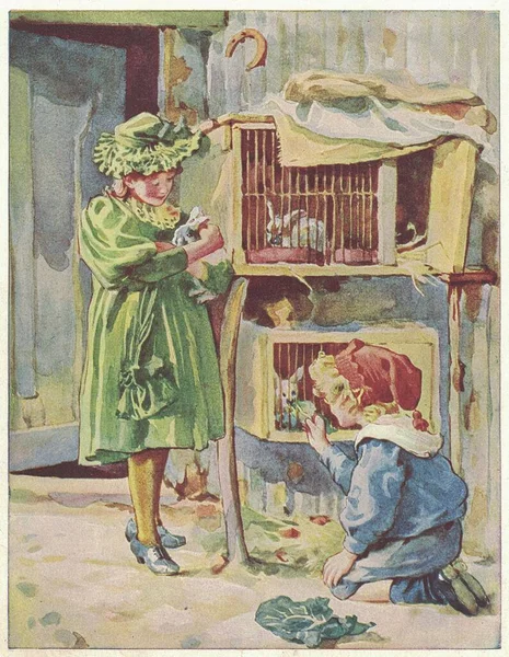 アンティークのイラストは2人の子供とウサギが描かれています ヴィンテージイラストは裏庭に2人の子供とウサギを示しています おとぎ話の本から古い写真 ストーリーブックイラスト1910年発行 — ストック写真