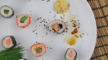 Sushi seti, Japon yemekleri. Suşi rulo. Sushi Menüsü. Düz tasarım üstten görünüm