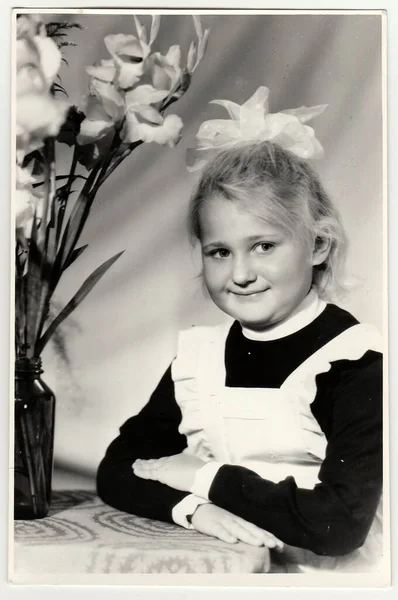 Ussr Circa 1975 Vintage Portrait Schoolgirl Ribbon Hair — Stock Photo, Image
