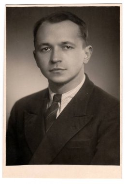 SSCB - 1960'larda yaklaşık: Vintage stüdyo genç bir adam portresi.