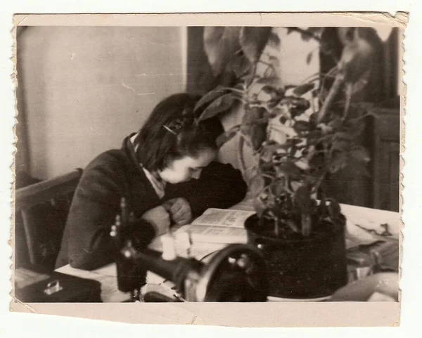 Szovjetunió 1970 Években Vintage Fotó Mutatja Lány Szól Könyv — Stock Fotó